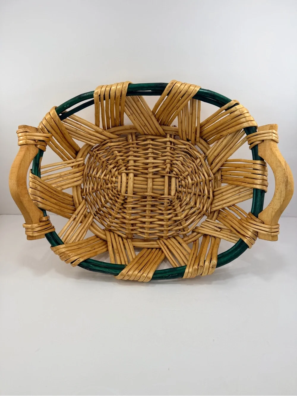 VTG Sunburst Wicker Centerpiece - Large 17